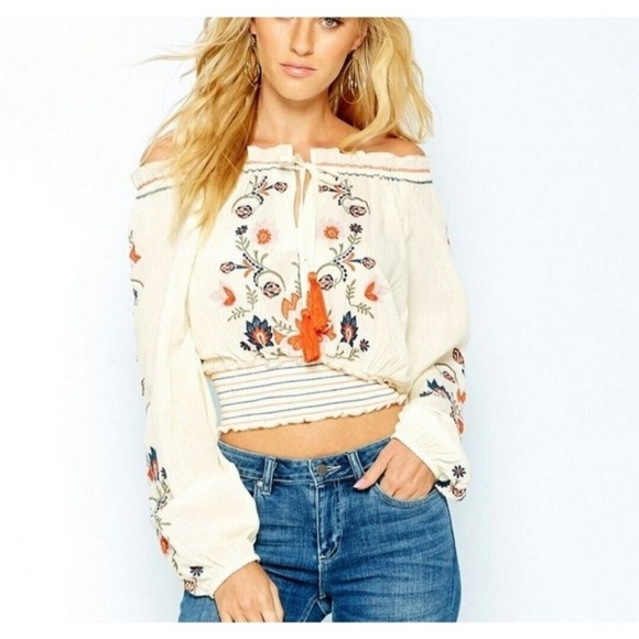 Chelsea & Violet Tops - Chelsea & Violet Floral Bohemian Smocked Embroidered Cropped Blouse Tassels Sz S